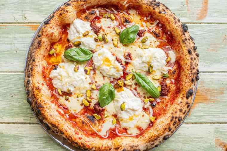 Burrata pizza